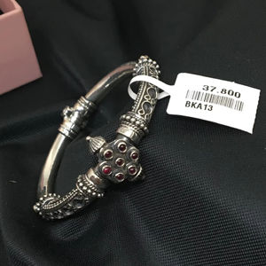 Bracelet fin en argent 925 oxydé de créateur pour femmes, idéal pour les tenues ethniques - Product Image 2