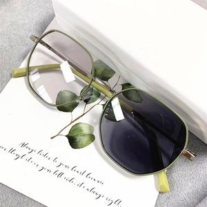 Lunettes photochromiques anti-lumière bleue pour femmes, monture ronde en métal argenté et noir, Lunettes PhotoGrey Pour Femme, Lonette Photogre - Product Image 6