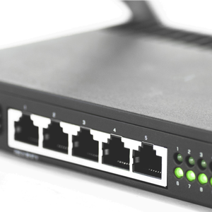 Routeur WiFi double bande MikroTik RB4011iGS+5HacQ2HnD-IN avec WEP QoS 8 ports LAN - Product Image 4