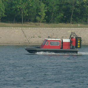 Bateau amphibie à coque en caoutchouc de 300 CV, capacité de charge de 1,0 t pour l'entretien des parcs éoliens et la culture agricole et pêchère - Product Image 3
