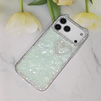 Coque de téléphone mignonne et féminine avec accessoires cœur 3D et strass, protection d'appareil photo pour iPhone 17 Pro Max 16 15 14 13 12 11