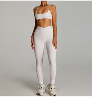 Soutien-gorge de sport respirant à bretelles croisées, de haute qualité, offrant un excellent maintien et antichoc, idéal pour l'entraînement de force