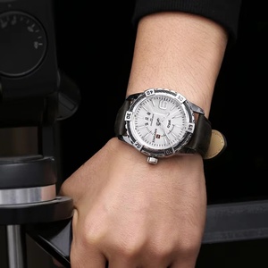 Montres de luxe sportives lumineuses NAVIFORCE 9117L pour hommes, affichage du jour et de la date, bracelet en cuir, étanches, montres à quartz pour hommes - Product Image 6