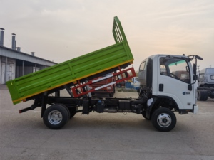 Camión Pequeño ISUZU 6x4 4x4 4X2 para Angola, de 3, 7 y 10 Toneladas, Tipo Volquete, con Motor Diésel Ligero - Product Image 6