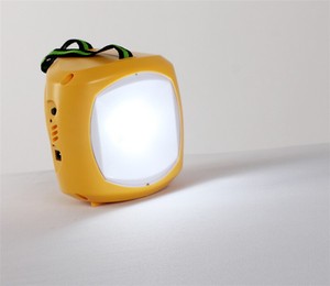 ไฟฉายโซลาร์เซลล์ 5 วัตต์ สำหรับตั้งแคมป์ พลังงานแสงอาทิตย์แบบพกพา ไฟ LED สำหรับตั้งแคมป์/ตกปลา เครื่องเล่น MP3 วิทยุ ไฟแคมป์ปิ้งพลังงานแสงอาทิตย์ พร้อมที่ชาร์จ USB - Product Image 3