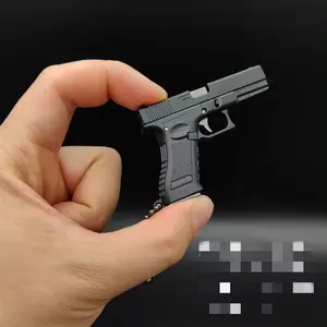 뜨거운 판매 Glock 17 1:3 미니 권총 총 도매 금속 총 모델 열쇠 고리 선물 어린이 게임 놀이 분해 권총 열쇠 고리