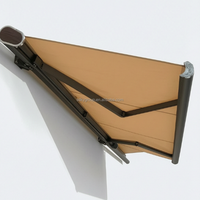 Auvent de terrasse de luxe moderne à structure en aluminium extensible électriquement, entièrement personnalisé, avec revêtement acrylique et éclairage LED.