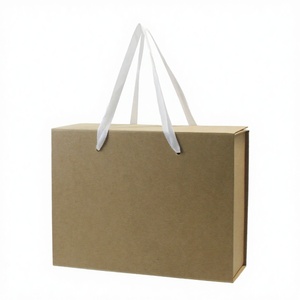 Bolsas de Regalo Navideñas de Papel Reciclable, Personalizadas, de Lujo, con Asas de Listón e Impresión de su Propio Logotipo - Product Image 3