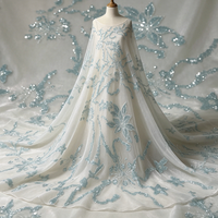 Tissu en maille de polyester à séchage rapide, brodé de perles et de sequins, motif floral bleu clair de luxe, pour robe de mariée ou de soirée