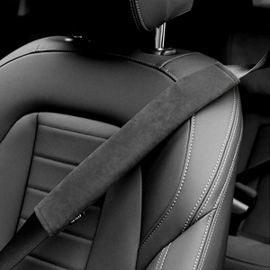 Alcantara Suede ผ้านิ่มแบบระบายอากาศได้เข็มขัดนิรภัยในรถยนต์แผ่นนุ่มสำหรับป้องกันสายยาวโลโก้ออกแบบได้ตามต้องการ - Product Image 2