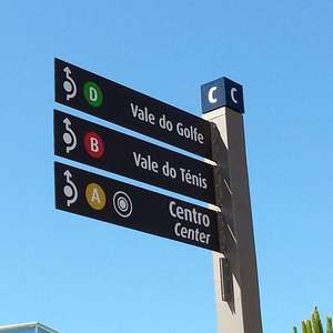 OEM segnaletica del sistema di Wayfinding segni di direzione in alluminio in piedi per esterni segnaletica commerciale pilone segno di monumento per ospedale - Product Image 6