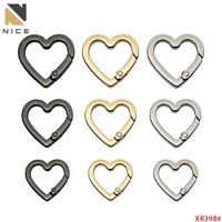 Cincin Karabiner Bentuk Hati dari Paduan Seng untuk Gantungan Kunci Tas Dompet DIY Berbagai Ukuran Gesper Cinta