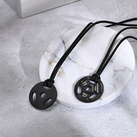 Pendentif personnalisé en forme de disque de poids, acier inoxydable, collier disque haltère, bijoux de gym minimalistes urbains pour hommes, gravable
