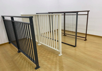 Garde-corps en métal contemporain sur mesure, balustrades de jardin, clôtures de parc et d'école, balustrades de terrasse, escaliers, clôture en fer forgé