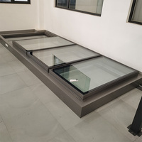 Fenêtre de toit électrique automatique à double vitrage avec persiennes verticales et trappe d'accès au plafond avec télécommande