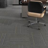 Luxus-Hotelteppich PP Nylon Jacquard Gewerbliche Büroteppichfliesen PVC-Boden Quadratischer Teppich 50x50