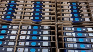 3.2V 119Ah A급 리튬인산철(<span class=keywords><strong>LiFePO4</strong></span>) 리튬 이온 배터리 셀-반고체 상태 4000회 사이클 10년 보증 가정용 저장 장치 - Product Image 5