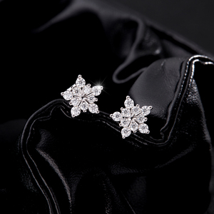 Pendientes de Plata 925 con Diseño de Copo de Nieve, Baño de Rodio, Moissanita Redonda de Corte Brillante, Engaste de Garra, Estilo Moderno, Uso Diario para Mujer - Product Image 5