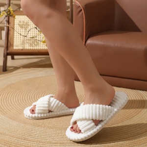 Pantuflas de Felpa Personalizadas con Logotipo OLICOM, Nuevas Pantuflas de Algodón Cruzado de Color Sólido Antideslizantes <span class=keywords><strong>para</strong></span> Uso en Exteriores <span class=keywords><strong>para</strong></span> Mujer - Product Image 3