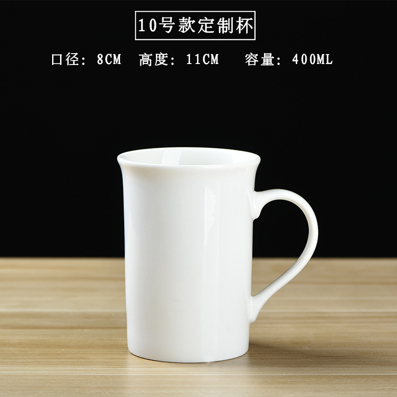 Cuerpo recto, copa hacia atrás.