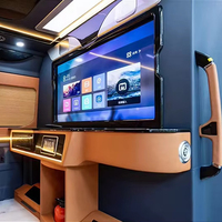 Pack de mise à niveau de l'intérieur de luxe VIP pour Toyota Hiace : cloison complète avec télévision rétractable et tables et chaises électriques cachées