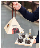 Boîte alimentaire de luxe personnalisée en forme de pyramide, emballage de dessert haut de gamme recyclable avec poignée en ficelle pour les cadeaux de mariage