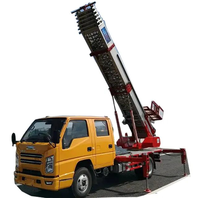 Camion della scala di 32 m con il veicolo di operazione aerea idraulico della scala