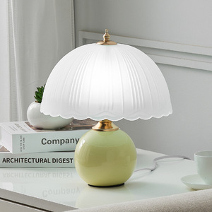 Hiện đại <span class=keywords><strong>Frosted</strong></span> <span class=keywords><strong>Glass</strong></span> Kết cấu đèn bàn cho phòng ngủ kem phong cách cạnh giường ngủ trang trí đèn với bầu không khí ấm áp pin Powered - Product Image 3