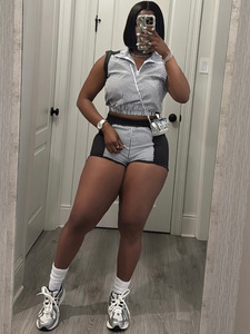 HR26026 Conjunto de Moda Feminina com Top Cropped Listrado e Estampado com Zíper e Shorts, Conjunto de Duas Peças para o Verão, Roupa de Rua Feminina - Product Image 2