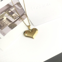 9 modèles d'acier inoxydable plaqué or 18K reine pièce croix pendentif vénus femmes colliers pour cadeau