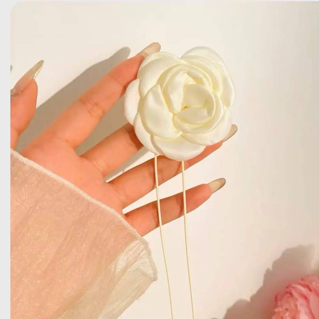 fleur à sangle blanche
