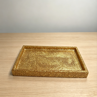 Plateau de rangement rectangulaire long en résine dorée scintillante pour salle de bain et cuisine, idéal pour parfums, bijoux et cosmétiques, décoration de comptoir de luxe