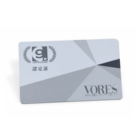 Carte de visite en plastique PVC estampillé en feuille d'or ou d'argent mat de luxe avec impression de logo personnalisé