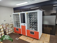 Distributeur automatique de café et de nourriture réfrigéré à écran tactile de 32 pouces Système de paiement par pièces à fonction élévatrice