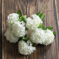7-köpfige Schneeball-Simulations-Hortensie aus dichtem Plüschstoff, Seidenblumen im japanisch-koreanischen Stil für Heimdekoration, Realistische Anordnung