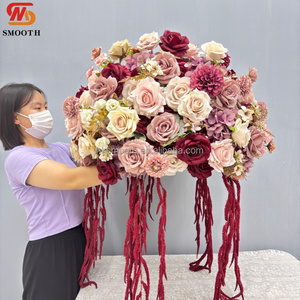 ดอกกุหลาบประดิษฐ์ทรงกลมสีชมพูอมแดงขนาด 70 ซม. รุ่นใหม่ ดีไซน์เรียบหรู พร้อมดอกอะมาแรนธัสห้อยระย้า เหมาะสำหรับตกแต่งงานแต่งงาน - Product Image 1