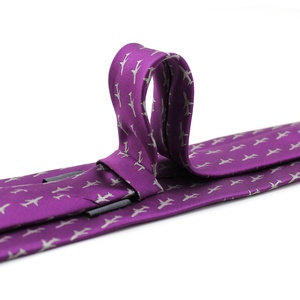 Corbata de Moda para Hombre, Diseño de Avión, 100% Poliéster, Tejido Personalizado, Color Morado, Corbata de Aviador al por Mayor - Product Image 5