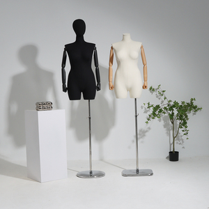 Maniquí Femenino de Alta Gama <span class=keywords><strong>con</strong></span> <span class=keywords><strong>Brazos</strong></span> de Madera Flexibles - Product Image 6