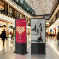 55 65 75 pouces étage Standshop centre commercial rue à l'extérieur de la publicité signalisation numérique extérieur Lcd Totem IP65 étanche Mupi numérique