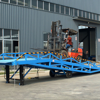 Rampe de quai hydraulique mobile 6-15 tonnes, pont d'accès mobile pour le chargement de marchandises en entrepôt