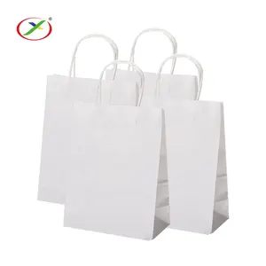 طباعة شعار مخصص الجملة الأبيض البني حقيبة هدايا ورقية من الكرافت مع مقبض الملتوية سطح التعبئة والتغليف