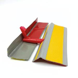 Protections de bord de marche en forme de L pour escalier, bandes de protection de bord de marche autocollantes antidérapantes avec longueur découpée - Product Image 5