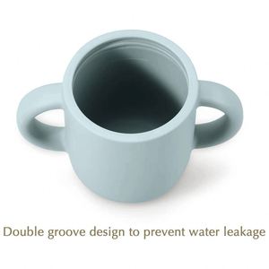 Vente en gros de gobelets d'apprentissage pour bébés et enfants en silicone de qualité alimentaire sans BPA 2 en 1 avec poignées - Product Image 3