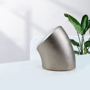 <span class=keywords><strong>Coude</strong></span> en acier au carbone sans couture <span class=keywords><strong>Coude</strong></span> en acier soudé sans couture à diamètre variable <span class=keywords><strong>Coude</strong></span> estampé en acier inoxydable soudé bout à bout à 90 ° 180 ° - Product Image 6