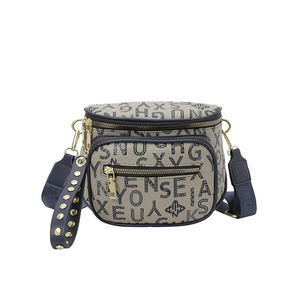 Bolso de Mujer de PU con Diseño Geométrico Vintage, Estilo 2026, Detalle de Remaches, Cierre de Cremallera, Poliéster, Diseño de Lujo - Product Image 5