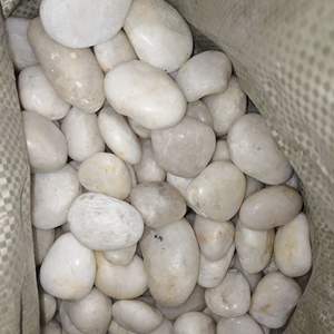 55ポンドパック ホワイトペブル 天然石 中庭舗装 ソフトストーン 家庭用 魚タンク 景観 - Product Image 5
