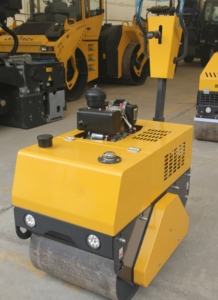 ความต้องการเครื่องจักรขายดีรุ่น Walmech Wd005 Wd008 มินิโรลเลอร์แบบมือถือ ดรัมคู่ สั่นสะเทือน ไฮดรอลิกเต็มรูปแบบ พร้อมเครื่องยนต์ - Product Image 3