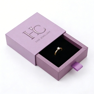 กล่องใส่แหวนแบรนด์เนมสุดหรู กล่องบรรจุภัณฑ์เครื่องประดับแบบลิ้นชักสั่งทำพิเศษ พร้อมช่องใส่แหวนแบบกำมะหยี่ พิมพ์โลโก้แบบ Spot UV ราคาขายส่งจากโรงงาน - Product Image 4