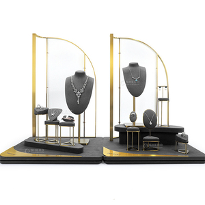 Soporte de exhibición de joyería de terciopelo de madera maciza y Metal popular personalizado conjunto de exhibición de mostrador de lujo para joyería - Product Image 3