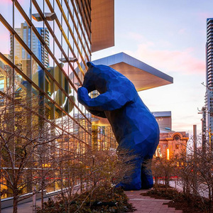Sculpture d'ours géométrique abstraite en résine, grande œuvre d'art animale contemporaine pour extérieur, décoration de jardin, à poser au sol, faite à la main, pièce unique - Product Image 1